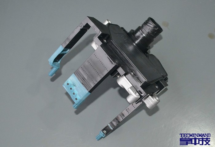 75114020_33.jpg